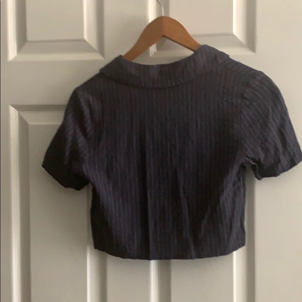 Collared button up crop top - Picture 2 of 2